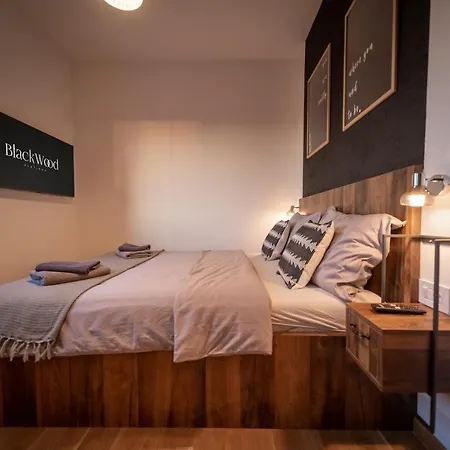 Blackwood Apartament *